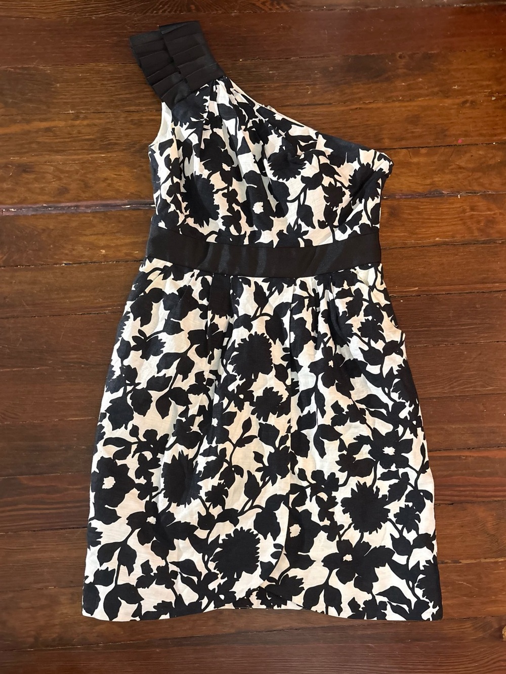 Eliza J Nordstrom black white floral one shoulder cocktail dress size 10